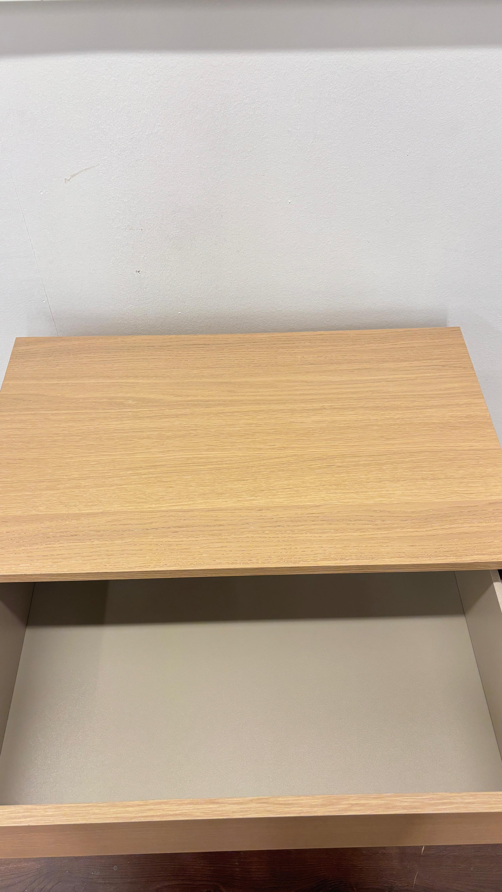 Ikea MALM lipasto, jossa on 3 laatikkoa Kalustori