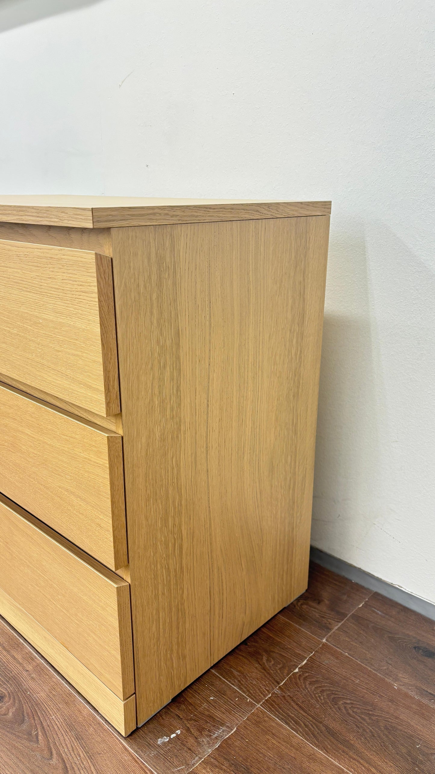 Ikea MALM lipasto, jossa on 3 laatikkoa Kalustori