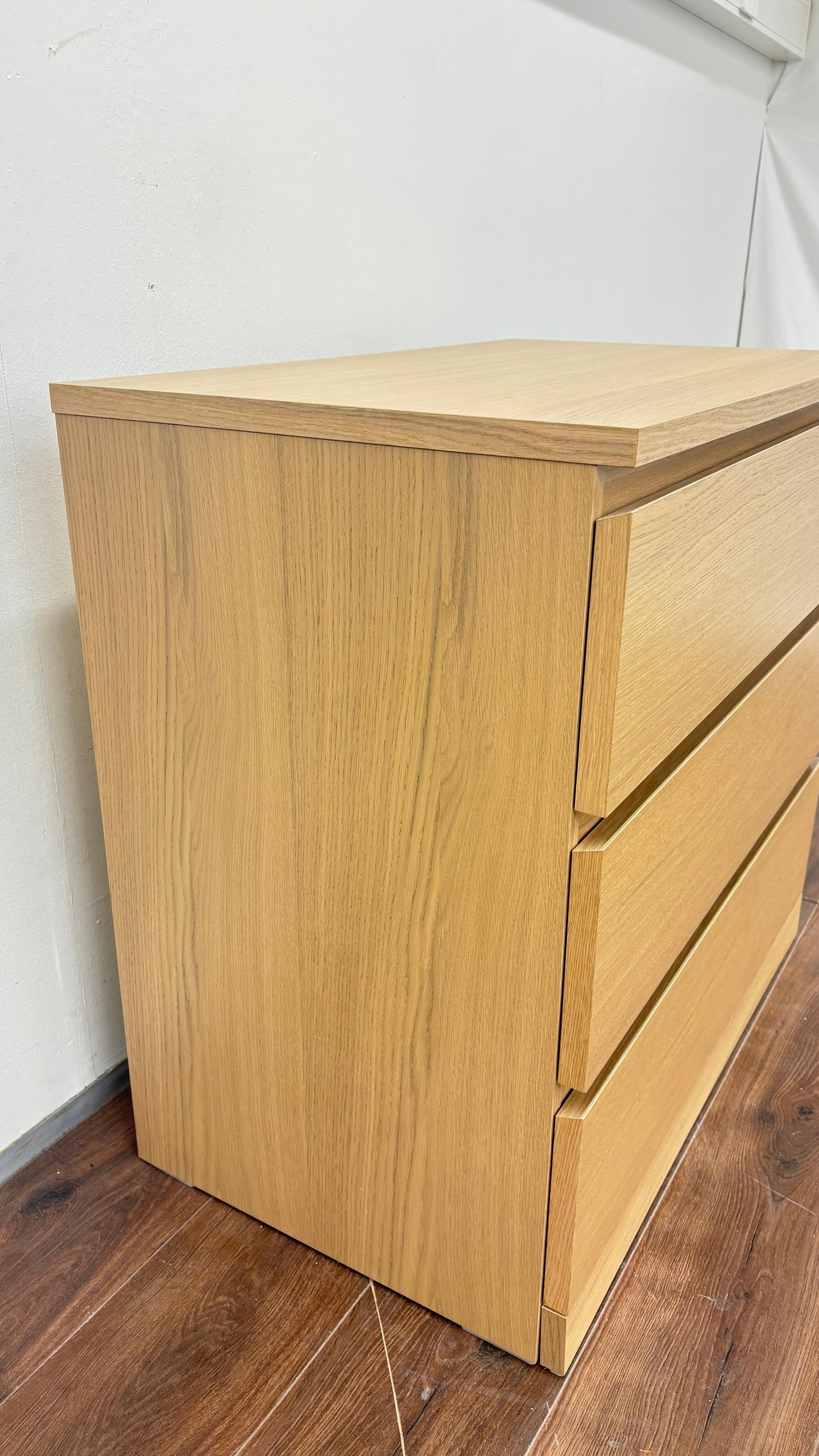 Ikea MALM lipasto, jossa on 3 laatikkoa Kalustori