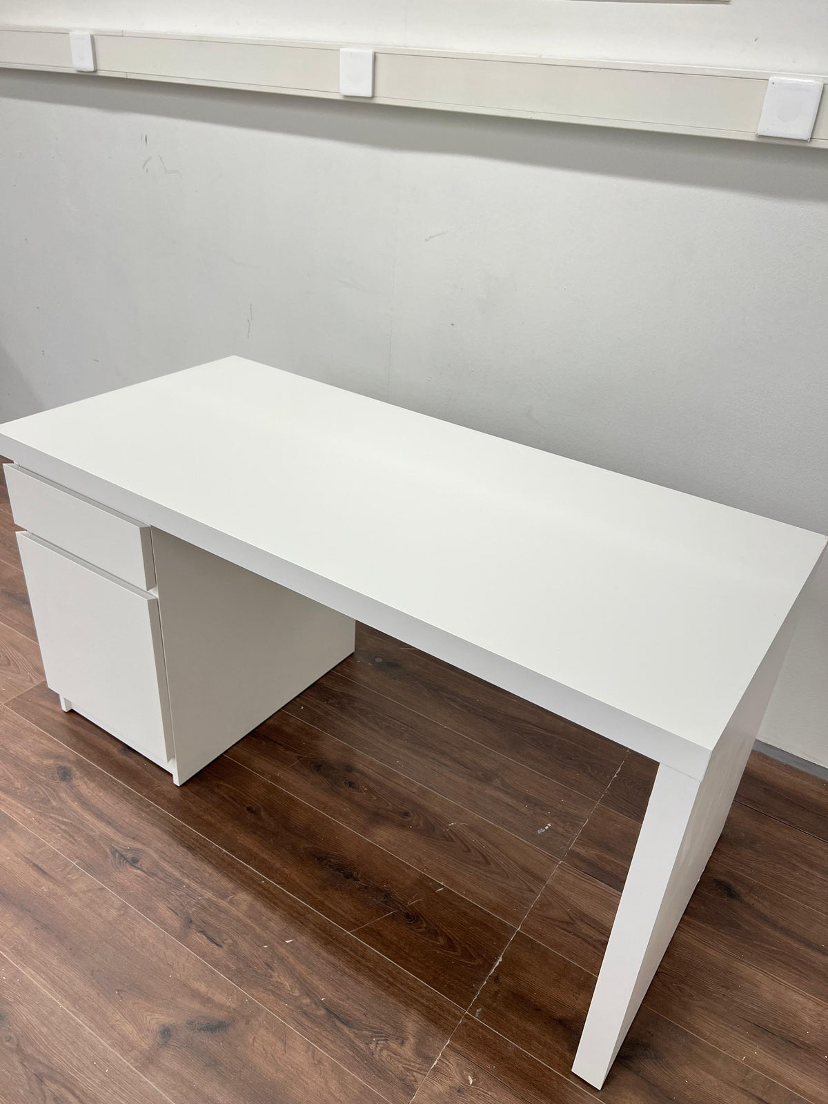 Ikea MALM Työpöytä, valkoinen,140x65 cm Kalustori