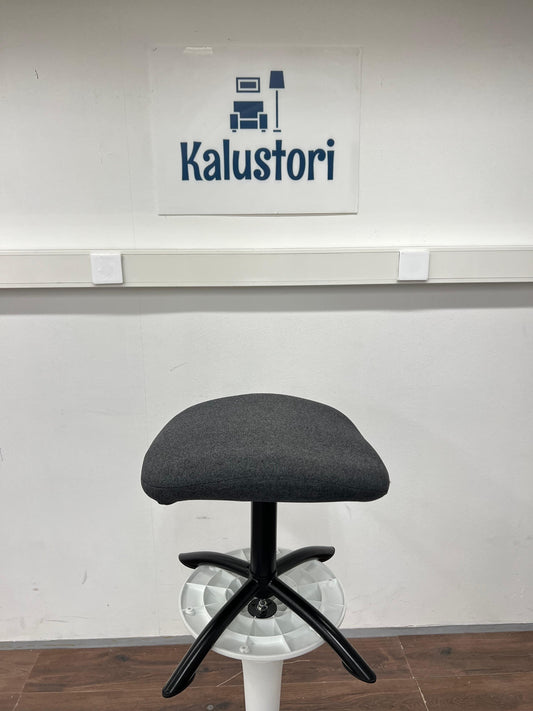Ergonominen jalkatuki / jalkajakkara Kalustori