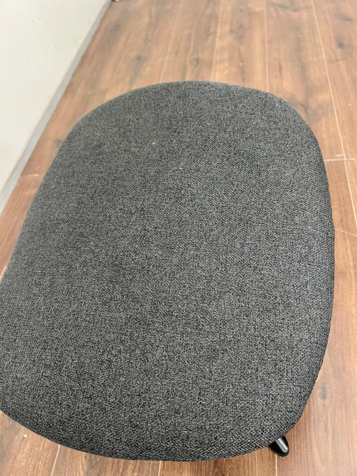 Ergonominen jalkatuki / jalkajakkara Kalustori