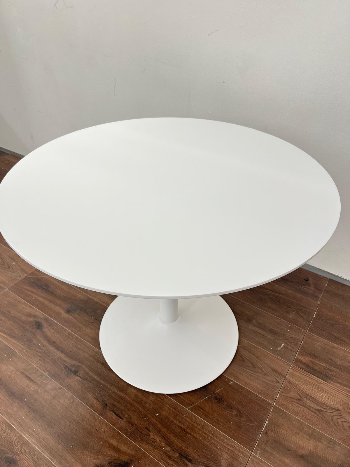 Ikea DOCKSTA pyöreä keittiön pöytä , valkoinen, 4 istumapaikkaa, 103 cm Kalustori
