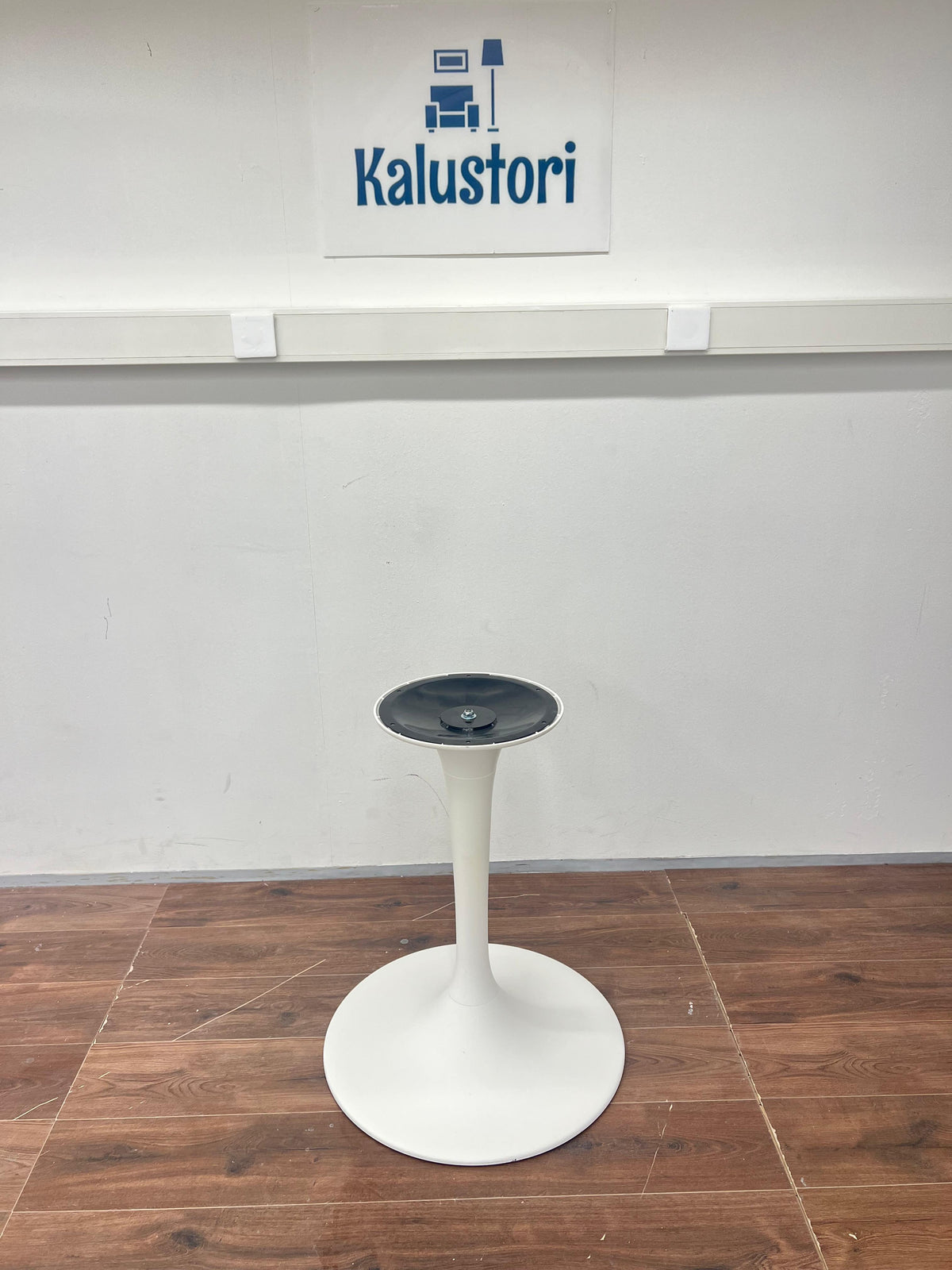 Ikea Docksta Ruokapöydän jalka 73 cm Kalustori