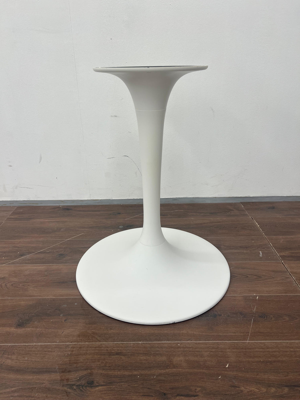 Ikea Docksta Ruokapöydän jalka 73 cm Kalustori