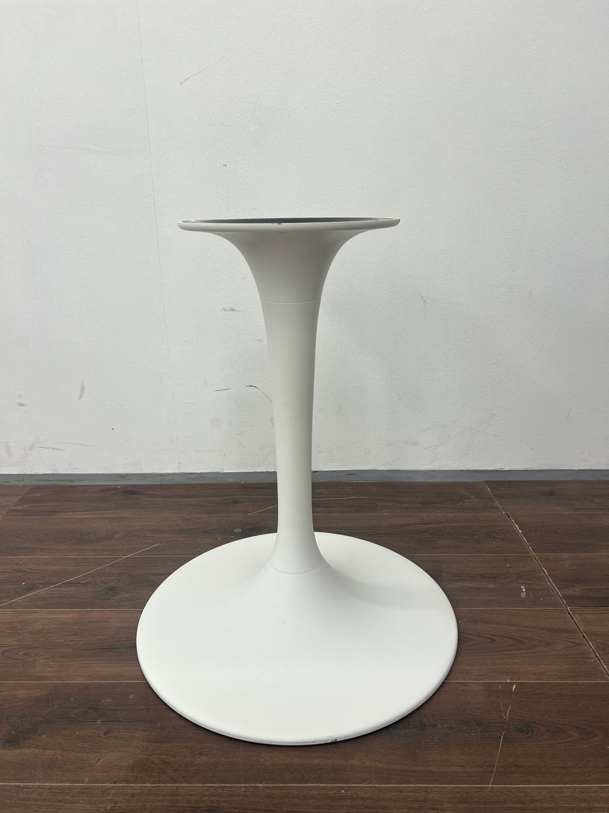 Ikea Docksta Ruokapöydän jalka 73 cm Kalustori