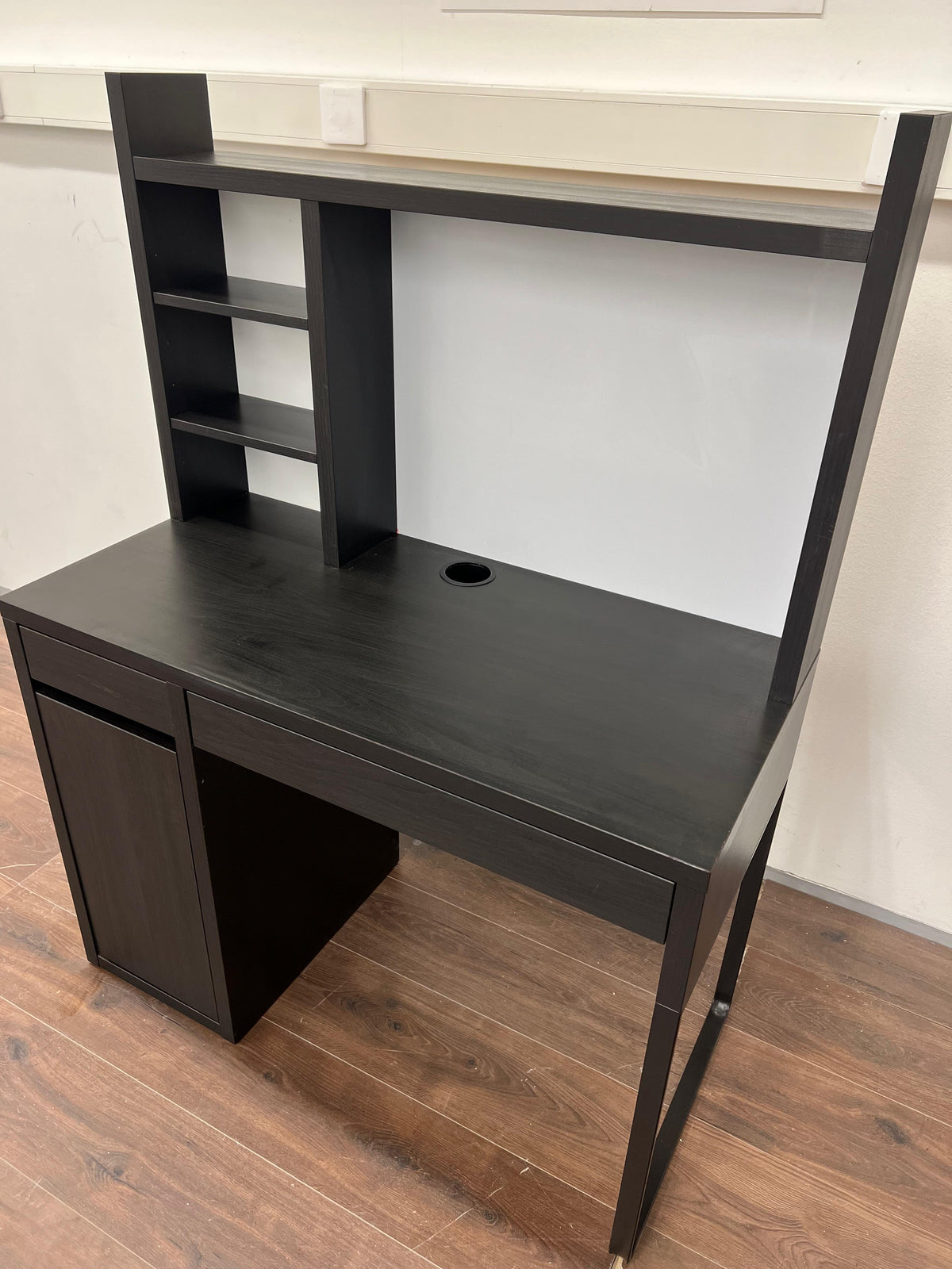 Ikea MICKE Työpöytä, mustanruskea,105x50 cm Kalustori