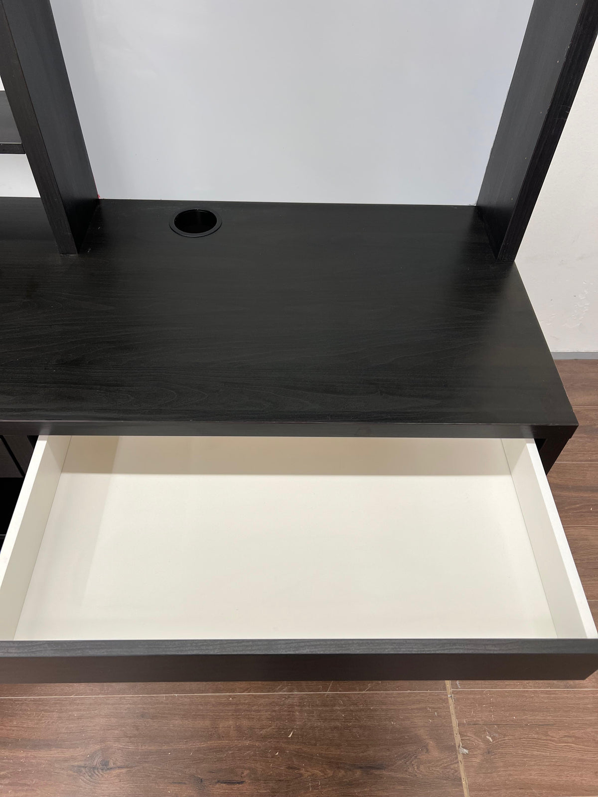 Ikea MICKE Työpöytä, mustanruskea,105x50 cm Kalustori