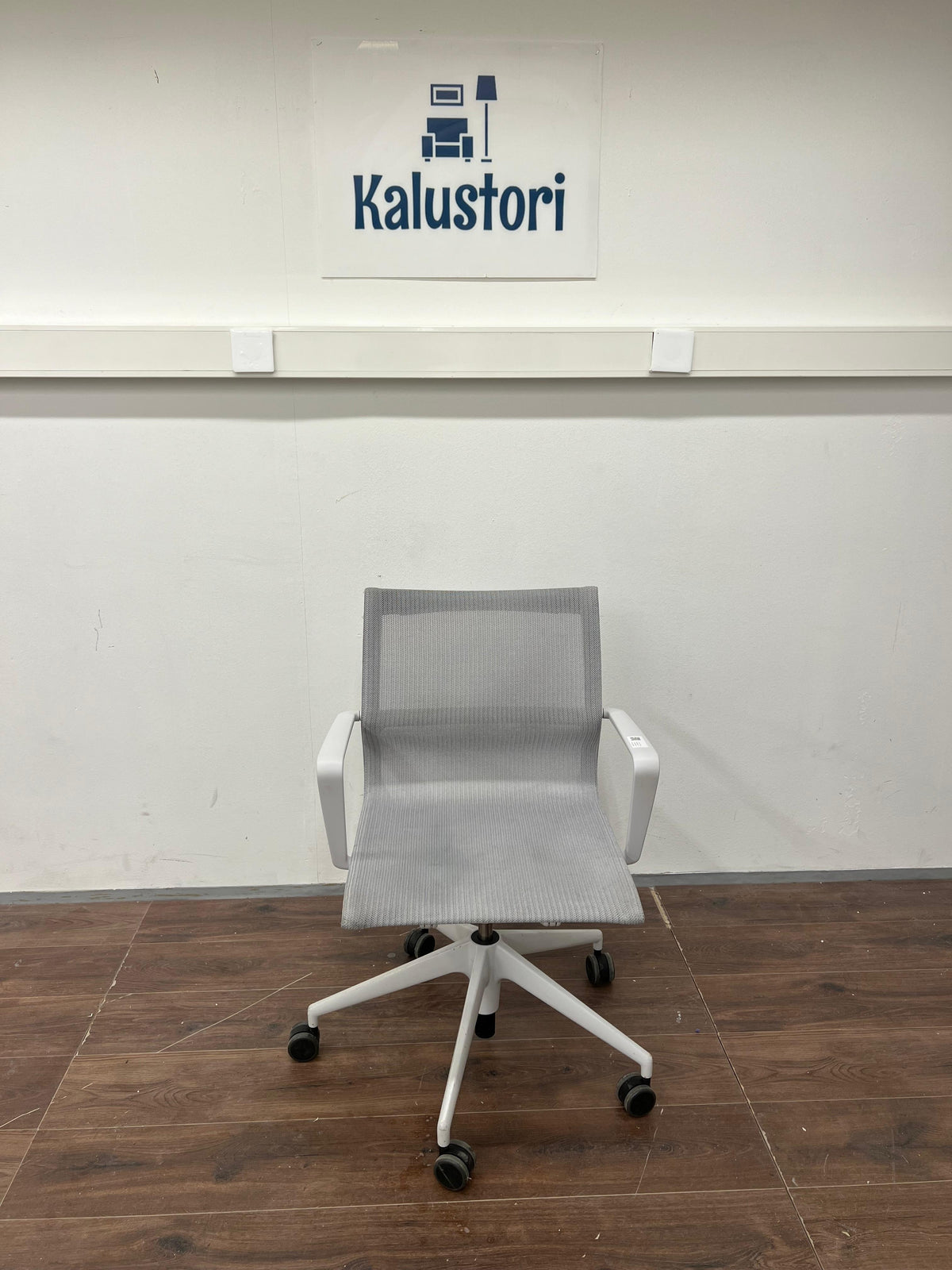 Vitra Physix työtuoli, vaaleanharmaa/valkoinen Kalustori