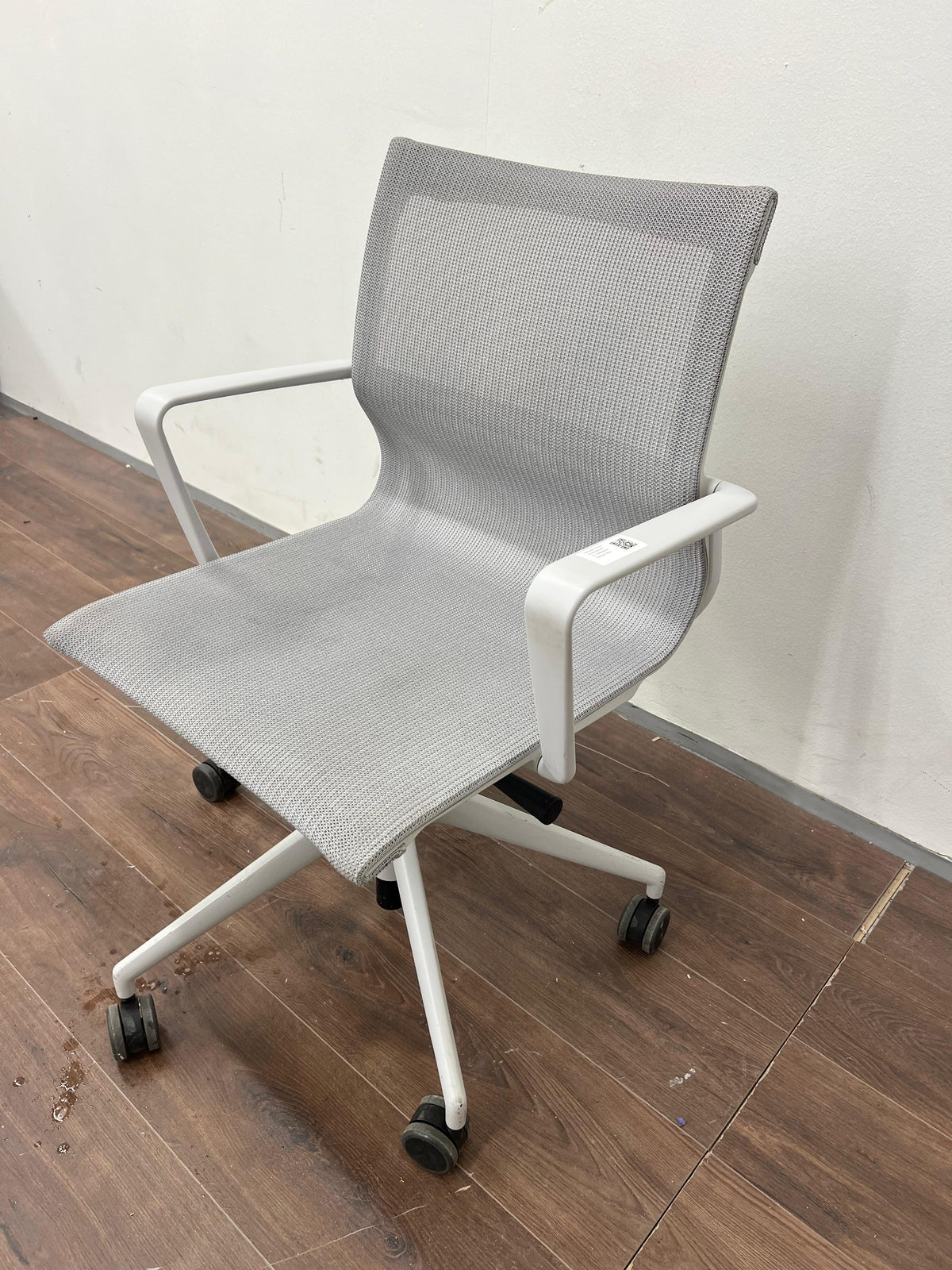 Vitra Physix työtuoli, vaaleanharmaa/valkoinen Kalustori