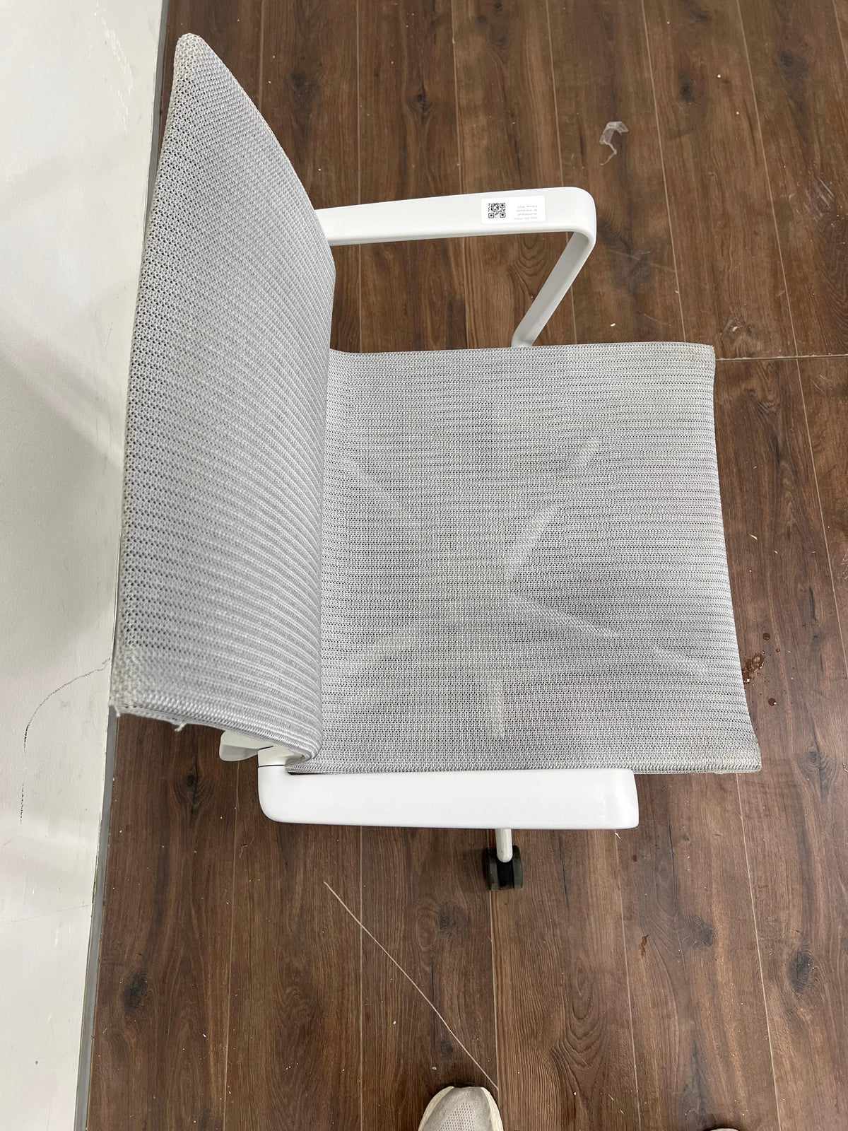 Vitra Physix työtuoli, vaaleanharmaa/valkoinen Kalustori
