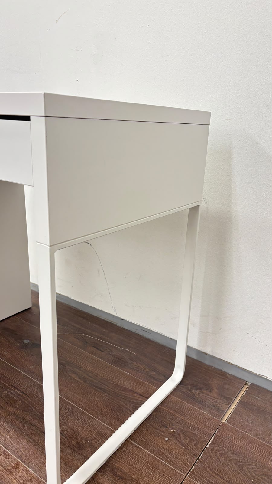 Ikea MICKE Työpöytä, valkoinen,73x50 cm Kalustori