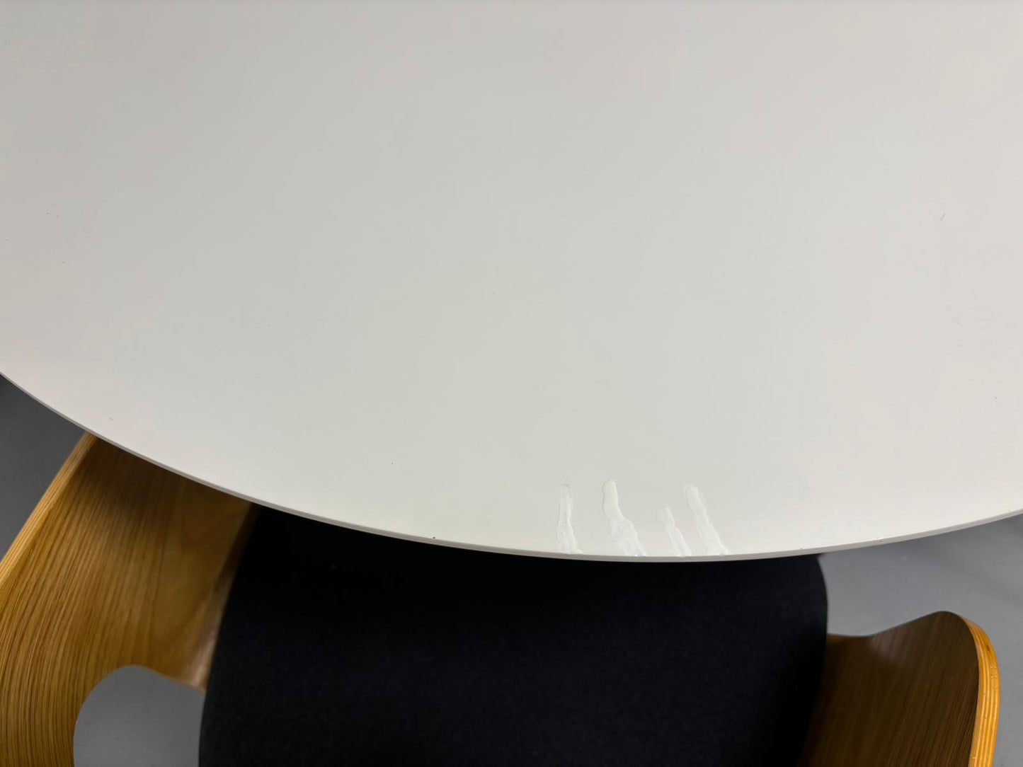 Ikea Docksta Ruokapöytä ja 3 Jysk Hvidovre Tuolia