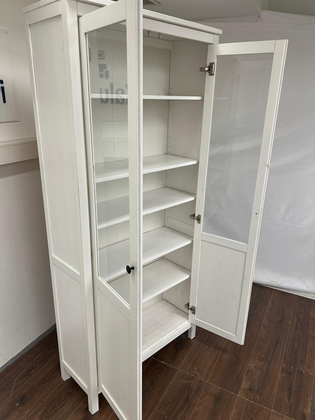 Ikea HEMNES lasiovinen kaappi , valkoinen lakka, 90x197 cm Kalustori
