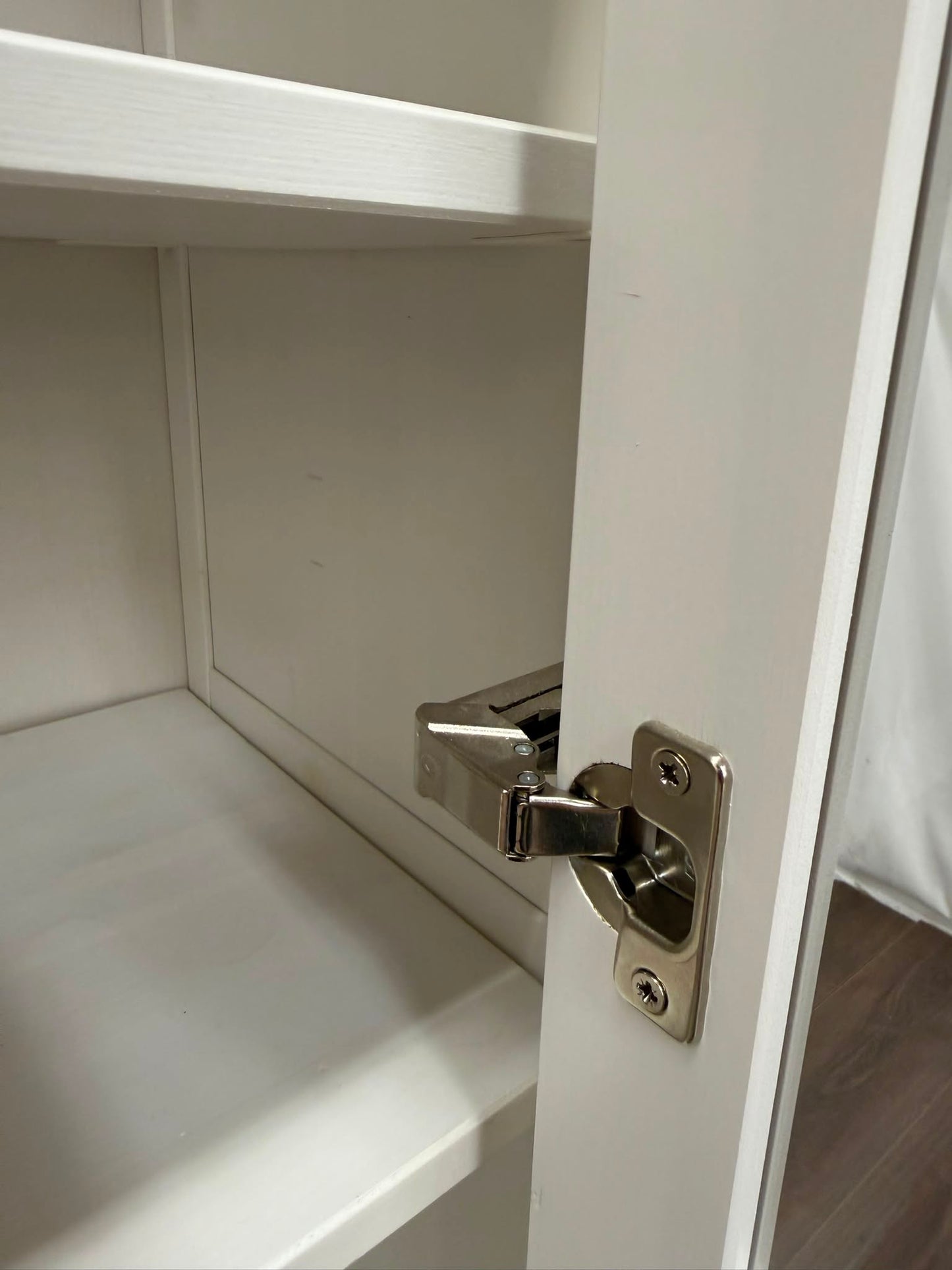 Ikea HEMNES Vitriinikaappi, 3 laatikkoa, valkoiseksi petsattu Kalustori