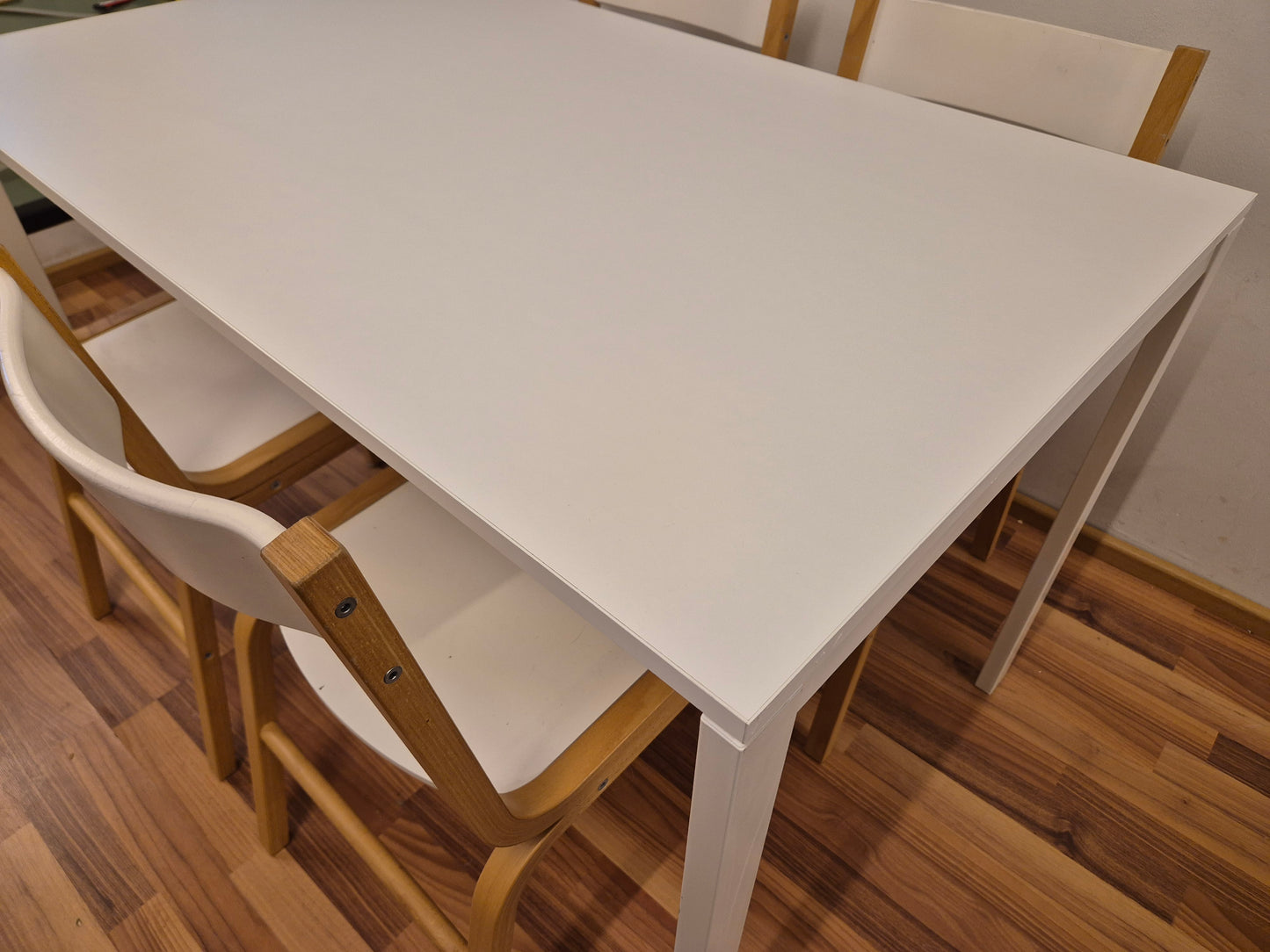 Ikea Melltorp Ruokapöytä ja 4 Tuolia