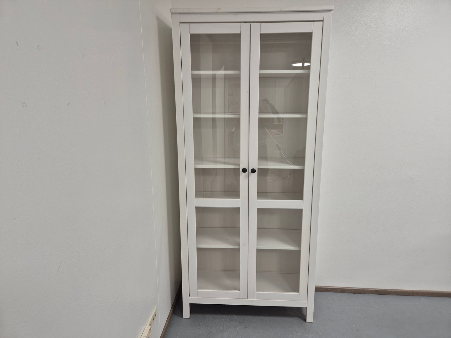 Ikea Hemnes Vitriinikaappi