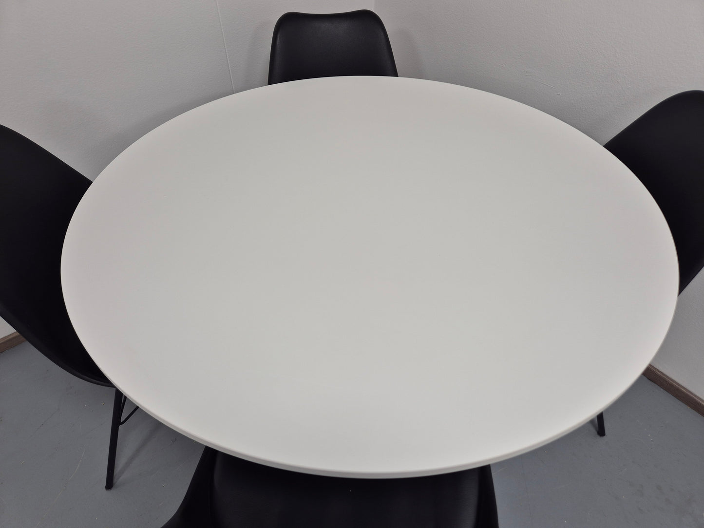 Ikea Docksta Ruokapöytä ja 4 Tuolia