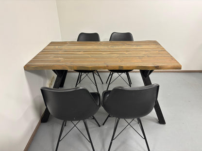 Veke Ruokapöytä ja 4 Tuolia