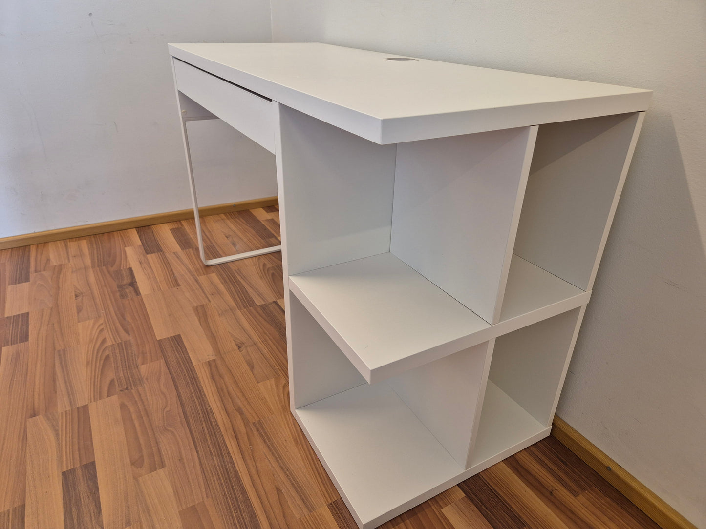 Ikea Micke Työpöytä
