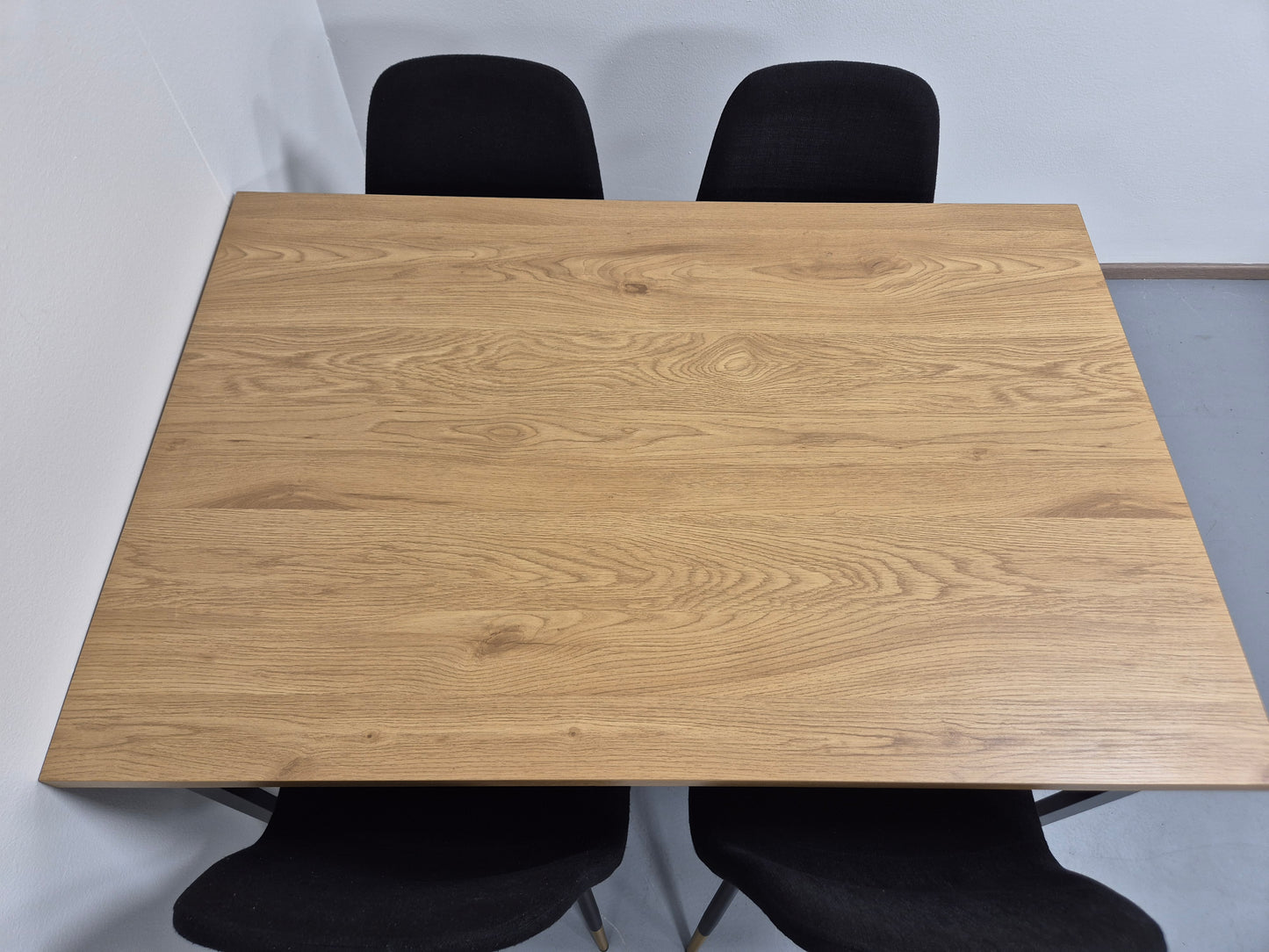 Jysk AABENRAA Ruokapöytä ja 4 Tuolia