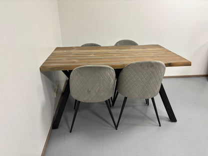 Veke Ruokapöytä ja 4 Tuolia