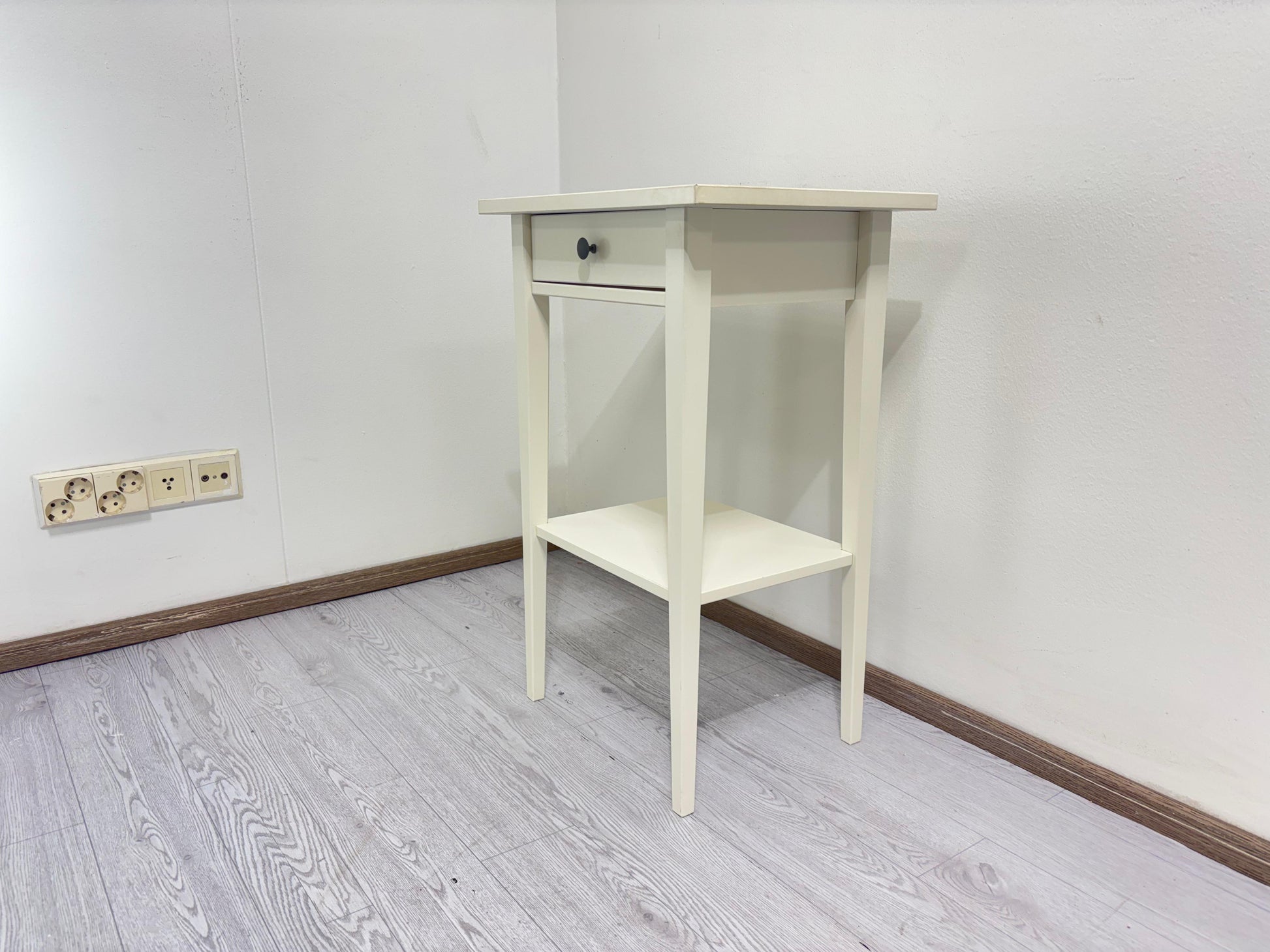Ikea Hemnes Yöpöytä Kalustori