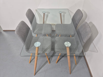 Ruokapöytä ja 4 Tuolia