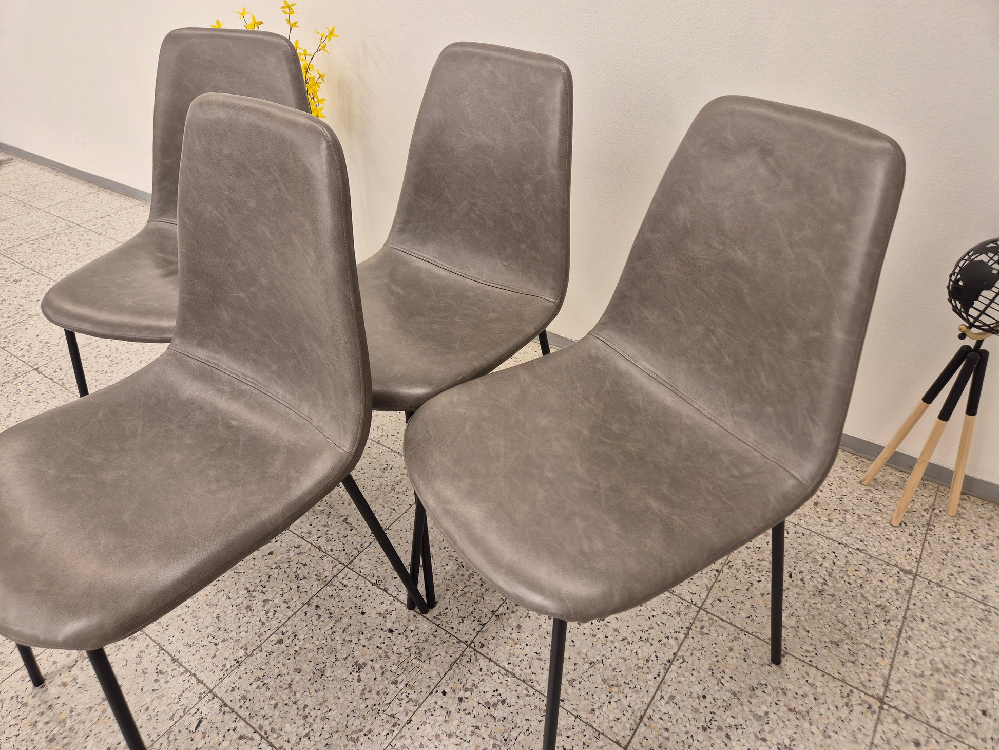 4 Ruoka Pöytä Tuolia Kalustori