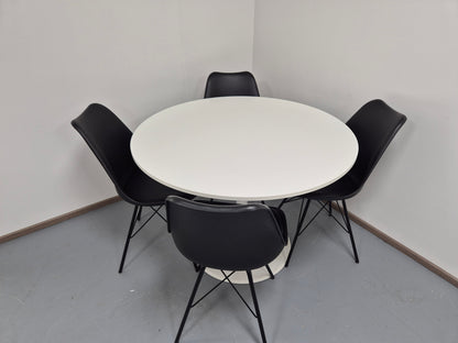 Ikea Docksta Ruokapöytä ja 4 Tuolia