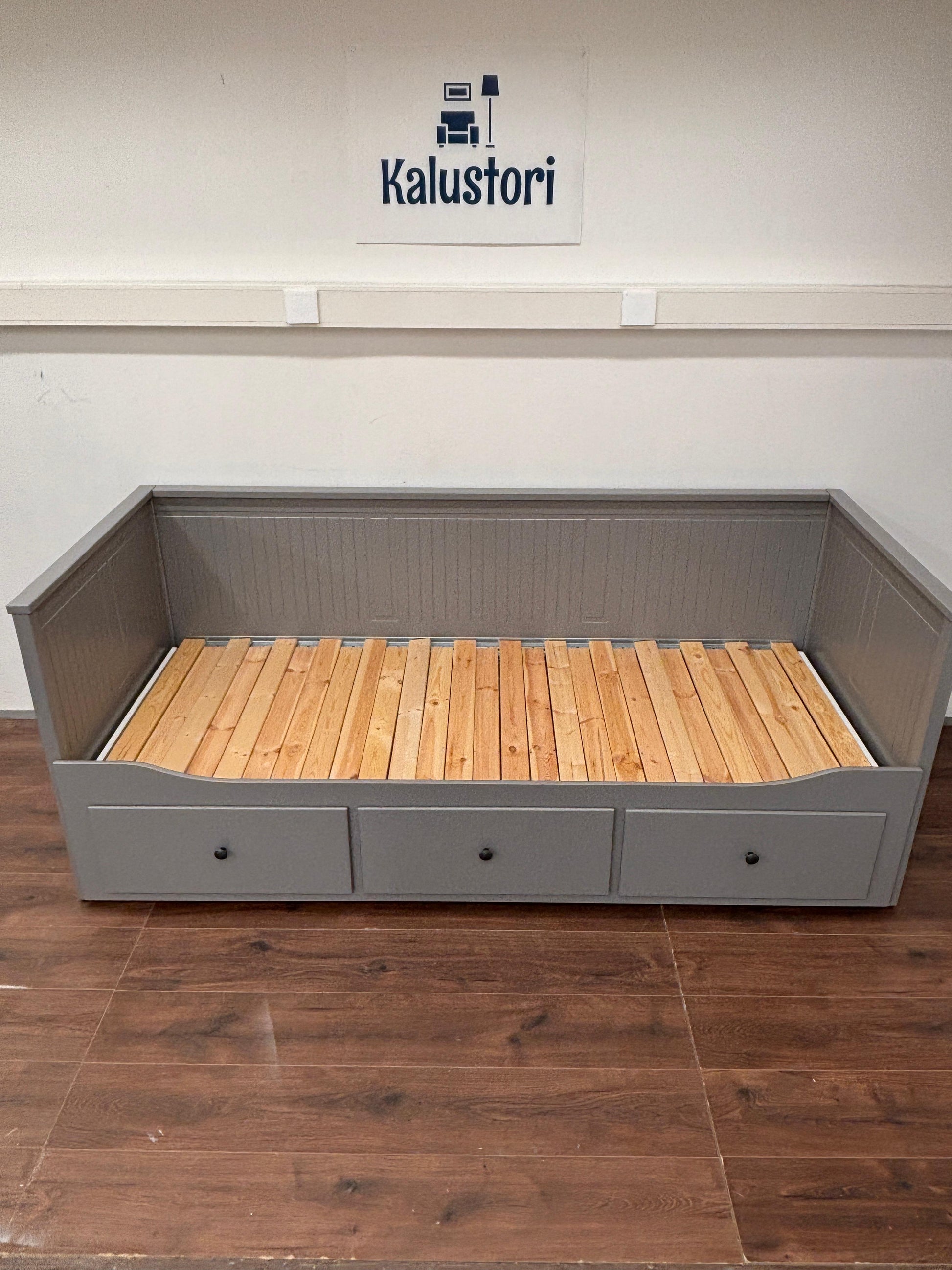 A Kalustori