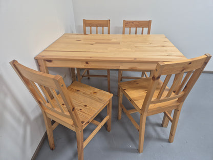 Ikea JokkMokk Ruokapöytä ja 4 Tuolia