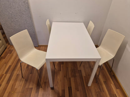 Ikea Melltorp Ruokapöytä ja 4 Tuolia