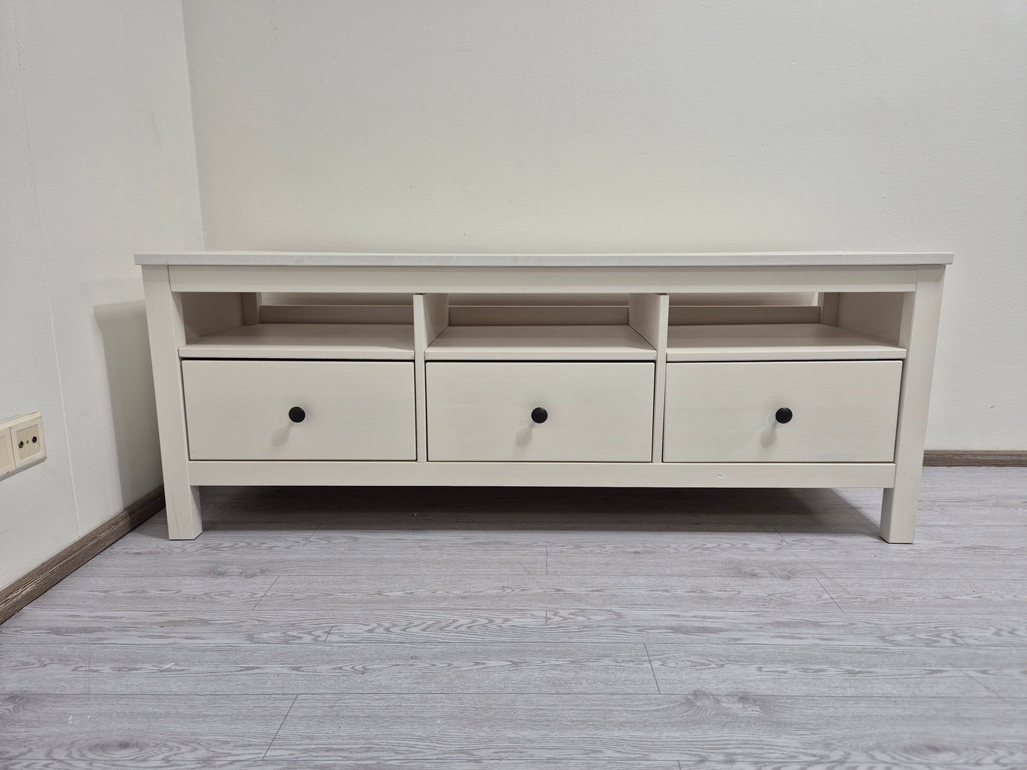 Ikea HEMNES Tv-taso Kalustori