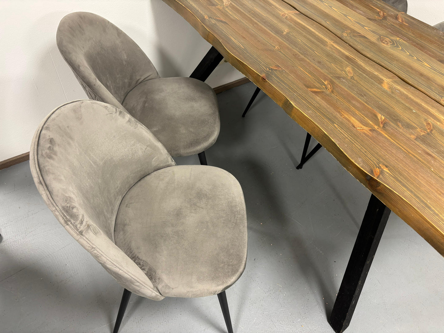 Veke Ruokapöytä ja 4 Tuolia