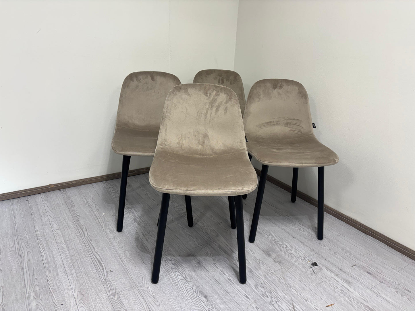 Veke Ruokapöydän Tuolit Kalustori