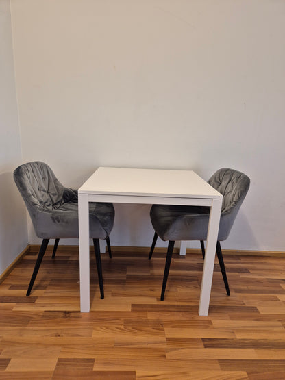 Ikea Melltorp Ruokapöytä ja 2 Tuolia