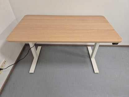 Ikea Bekant Sähköpöytä