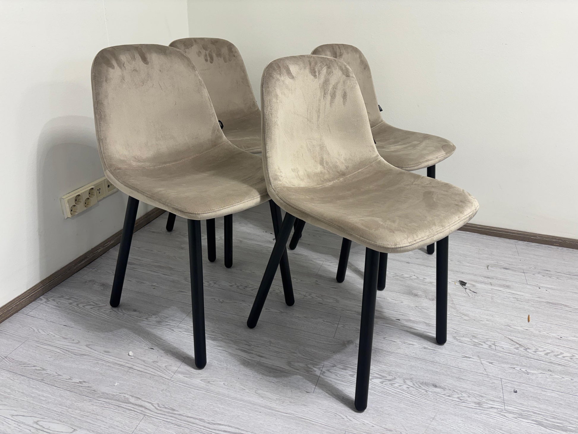 Veke Ruokapöydän Tuolit Kalustori