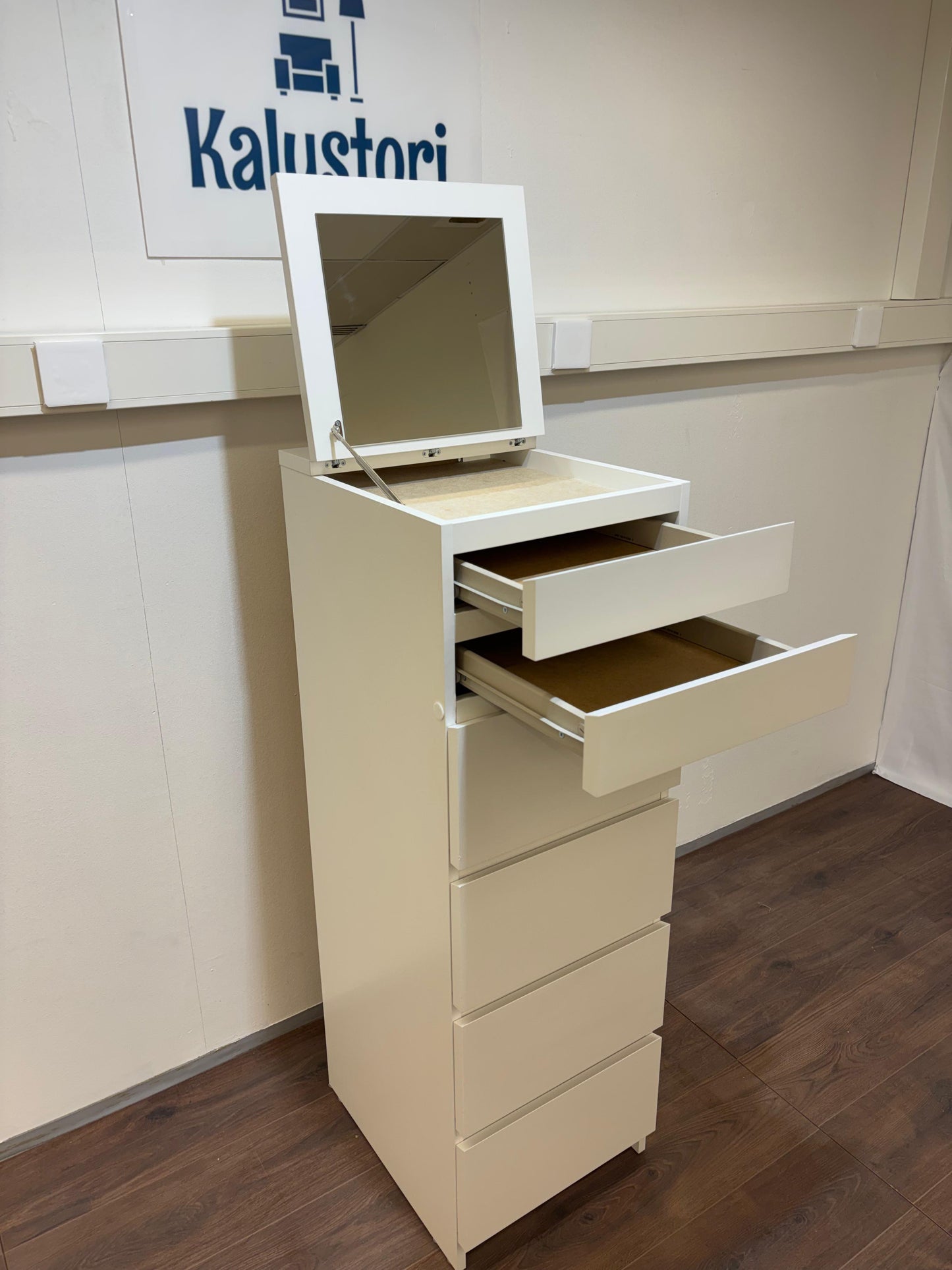 IKEA MALM Lipasto Peilillä Kalustori
