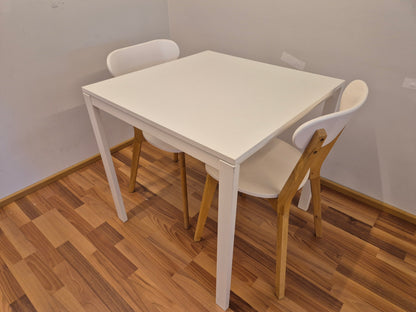 Ikea Melltrop  Ruokapöytä  ja 2 Tuolia
