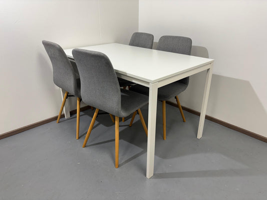 Ikea Melltorp Ruokapöytä ja 4 Tuolia
