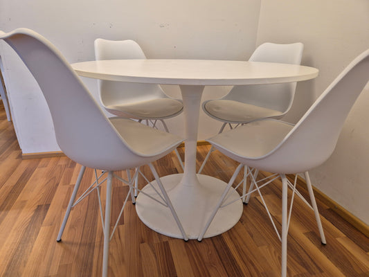 Ikea Docksta Pyöreä Ruokapöytä ja 4 Tuolia