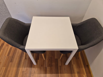 Ikea Melltrop Pöytä ja 2 Jysk tuolia