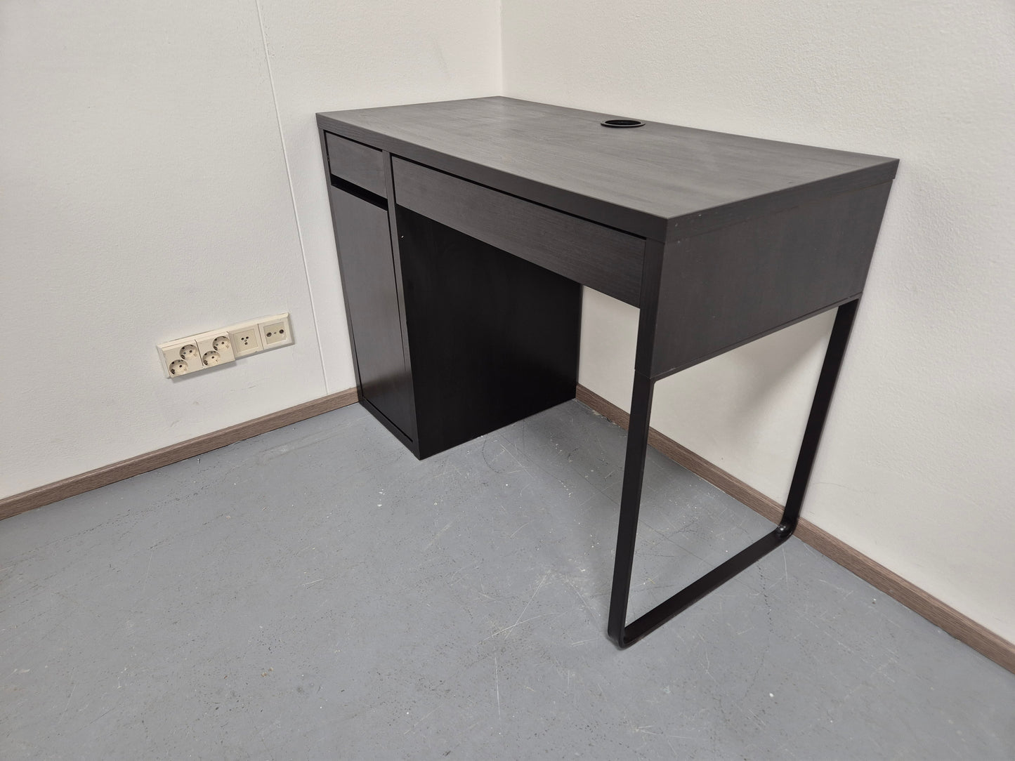 Ikea Micke Työpöytä