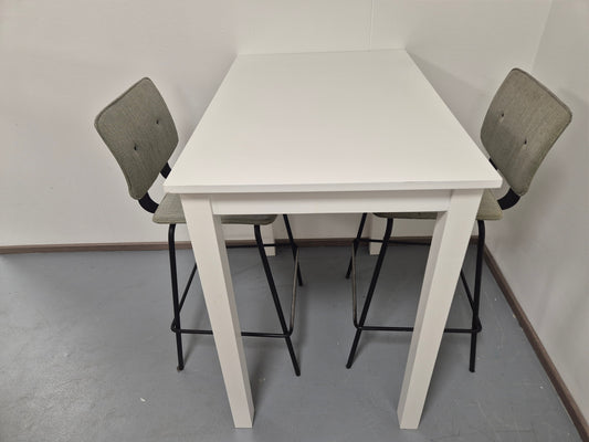 Baaripöytä ja 2 Tuolia