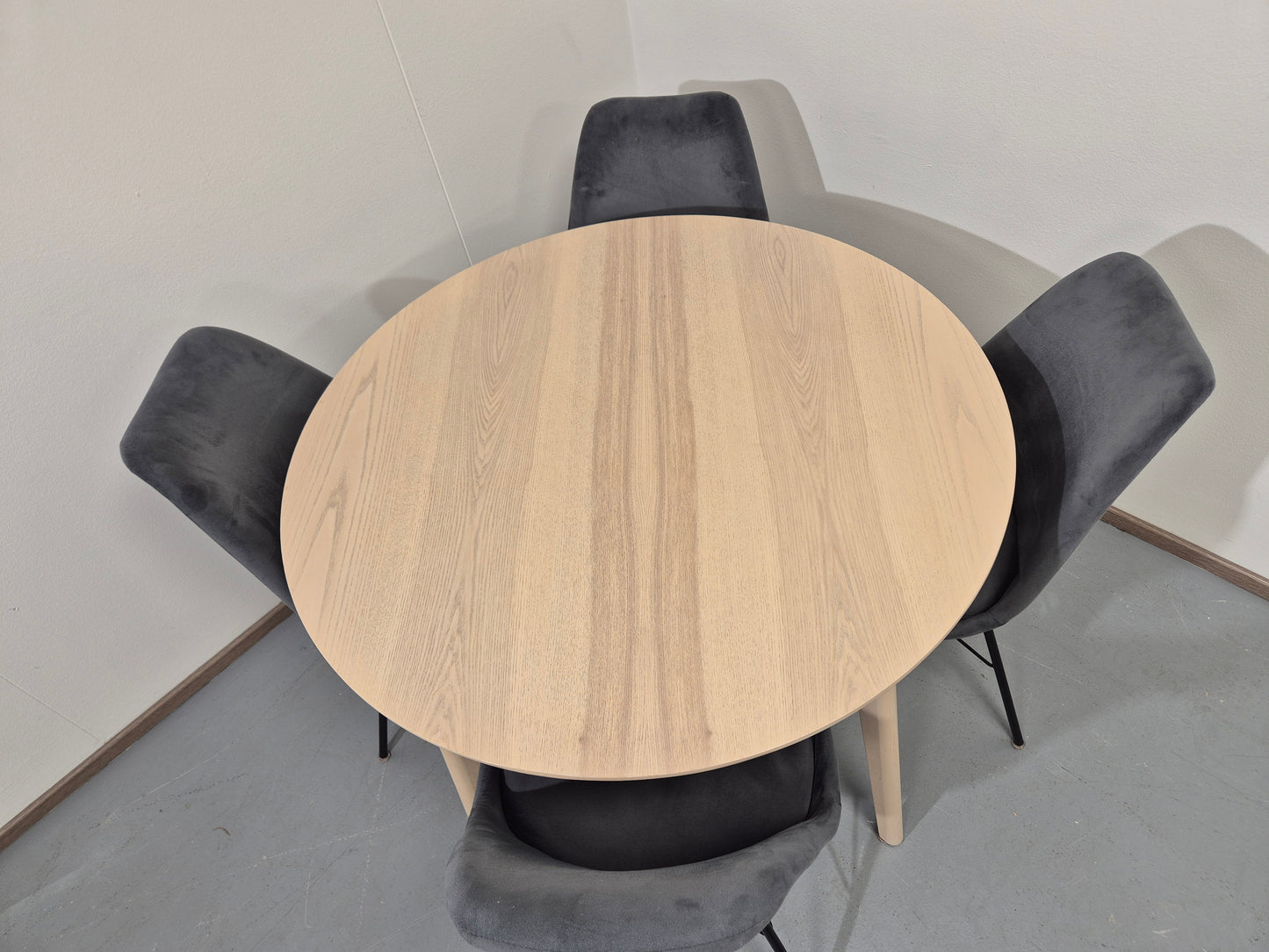 Ikea LISABO Ruokapöytä ja 4 tuolia