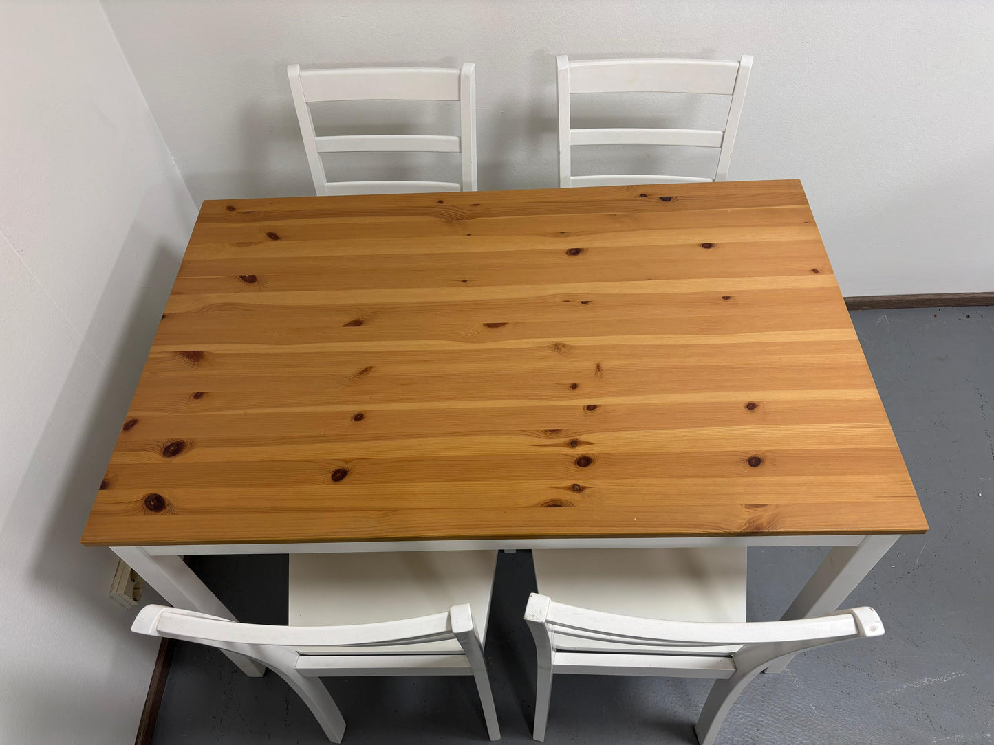 Ikea Lerhamn Ruokapöytä ja 4 Tuolia