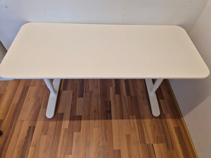 Ikea Bekant Työpöytä