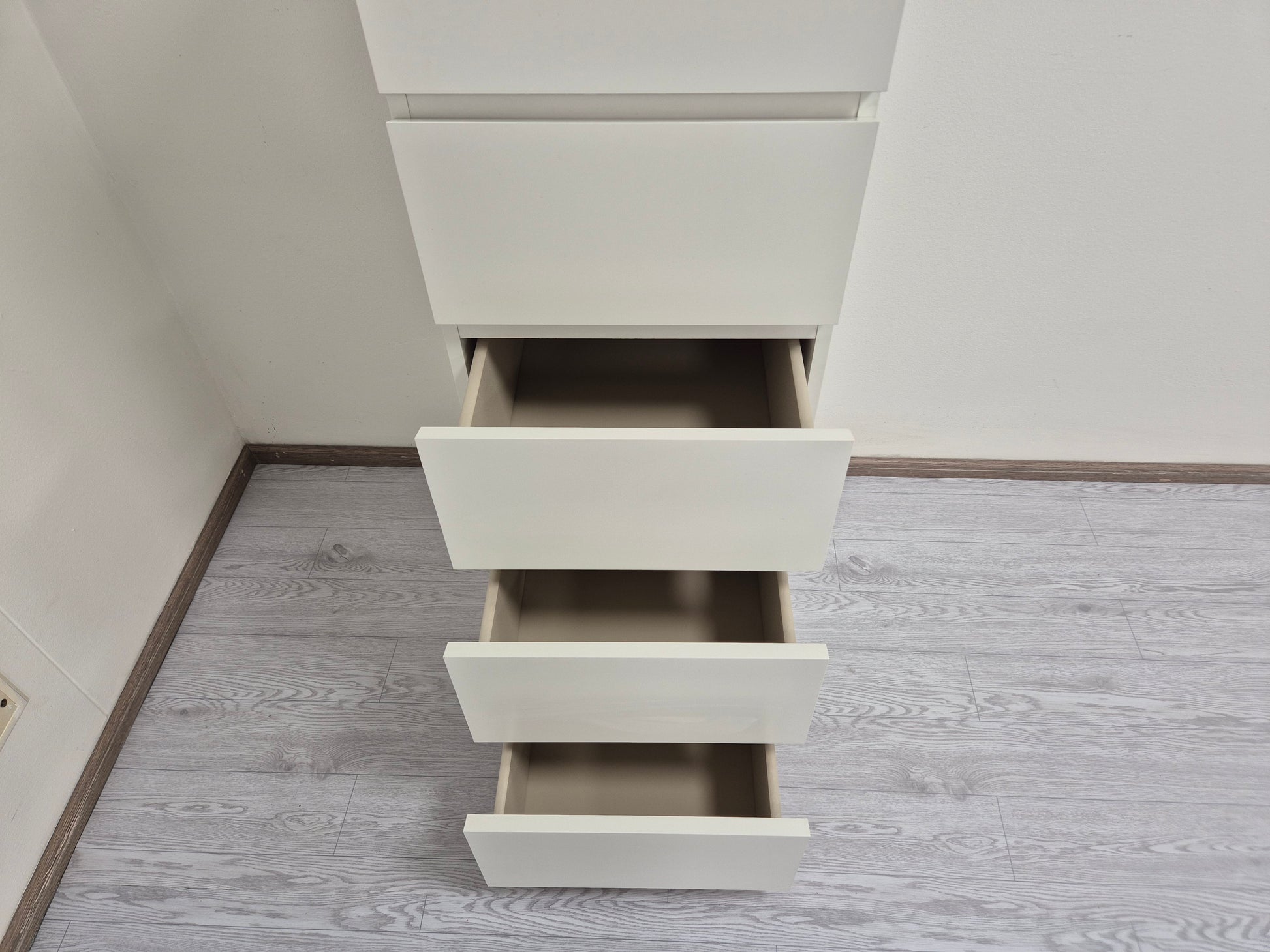 Ikea Malm Lipasto Peilillä Kalustori